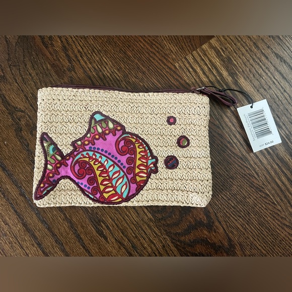 Vera Bradley Handbags - Vera Bradley NWT Seashore Zip Pouch in Resprt Medallion